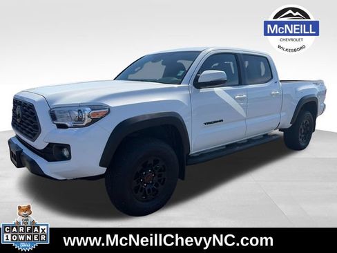Used 2022 Toyota Tacoma TRD Off-Road w/ Technology Package AWD/4WD image 3