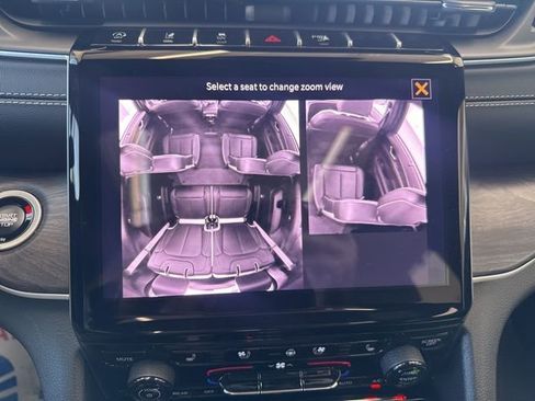 Used 2025 Jeep Grand Cherokee L Limited w/ Luxury Tech Group II image 30