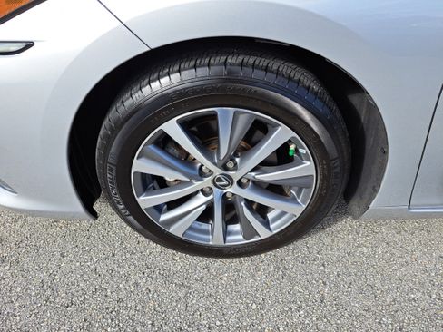 Used 2019 Lexus ES 350 w/ Premium Package image 18