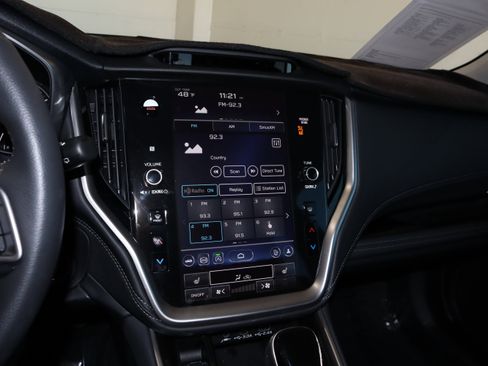 Used 2025 Subaru Outback Limited image 26