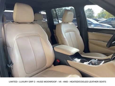 Certified 2024 Jeep Grand Cherokee Limited w/ Luxury Tech Group II image 3