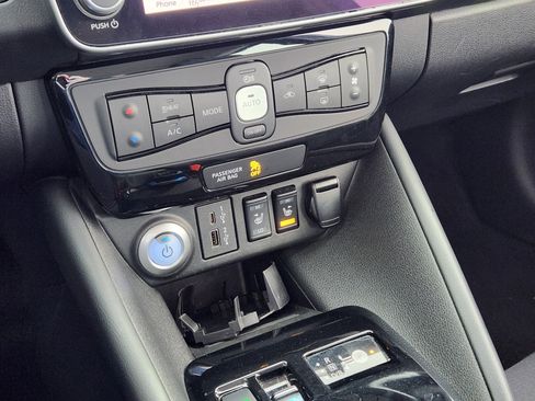 Used 2022 Nissan Leaf SV image 24