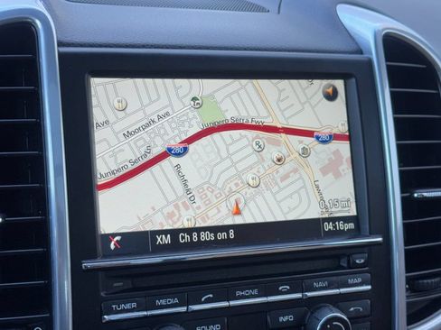 Used 2016 Porsche Cayenne AWD/4WD image 18