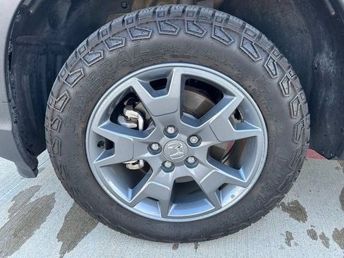 Used 2025 Honda Passport TrailSport image 13