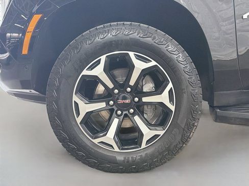 Used 2025 GMC Yukon AT4 w/ Premium Trailering Package AWD/4WD image 34