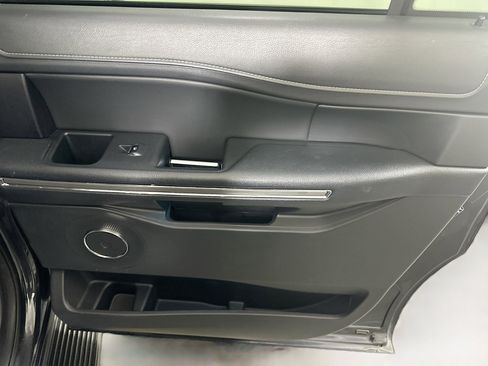 Used 2024 Ford Expedition Max XLT image 30