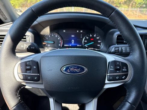 Used 2024 Ford Explorer XLT w/ Equipment Group 202A AWD/4WD image 26