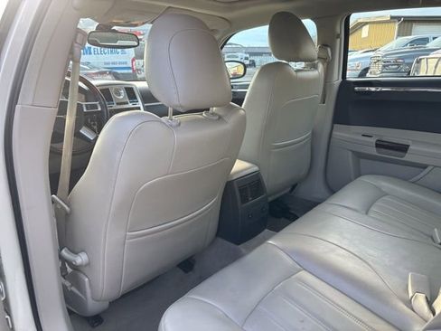 Used 2007 Chrysler 300 C w/ Protection Group II image 18