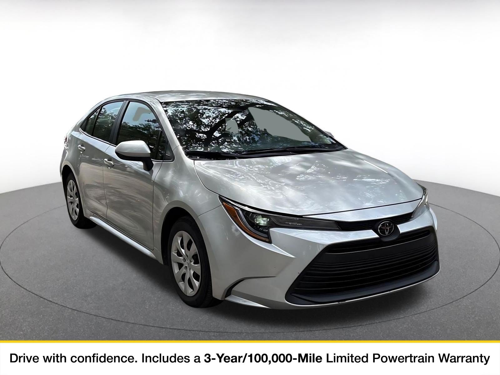 Used 2025 Toyota Corolla LE FWD image 1