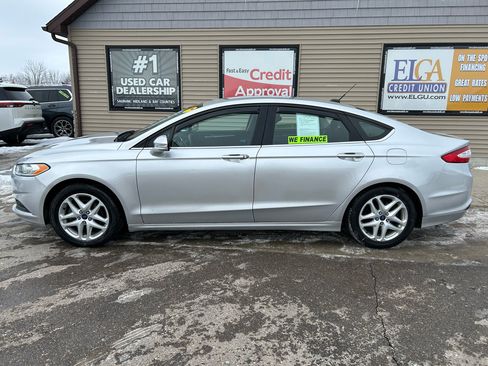 Used 2015 Ford Fusion SE image 8