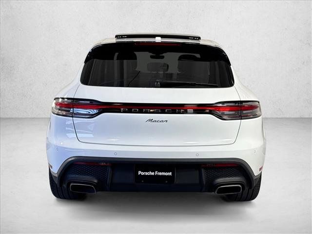 Certified 2025 Porsche Macan AWD/4WD image 10