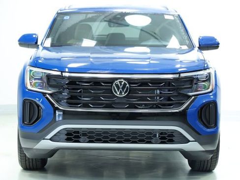 New 2026 Volkswagen Atlas Cross Sport SE FWD image 2