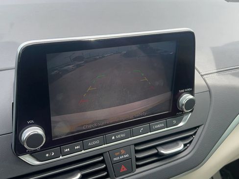 Used 2019 Nissan Altima 2.5 SV FWD image 15