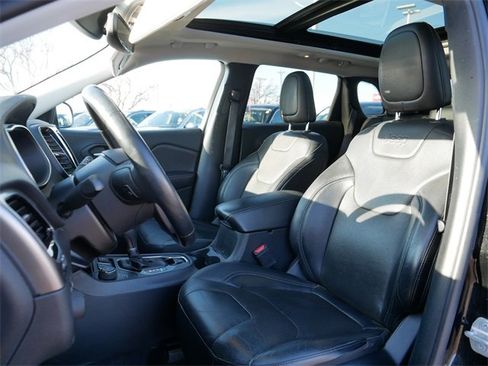 Used 2019 Jeep Cherokee Limited w/ Trailer Tow Group image 11