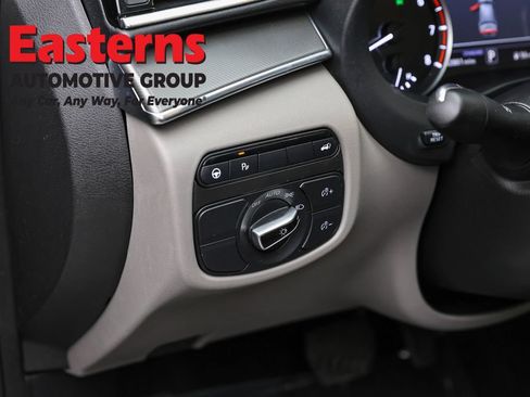 Used 2023 INFINITI QX50 Luxe AWD/4WD image 23