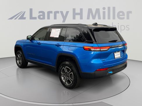 Used 2023 Jeep Grand Cherokee Trailhawk w/ Luxury Tech Group III AWD/4WD image 3