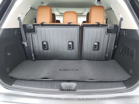 New 2026 Nissan Pathfinder Platinum image 44