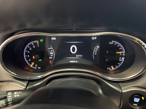 Used 2018 Jeep Grand Cherokee Altitude AWD/4WD image 16