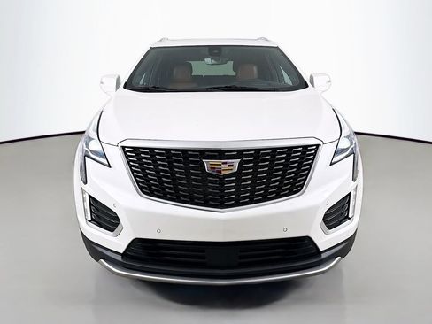 Used 2022 Cadillac XT5 Premium Luxury w/ Technology Package AWD/4WD image 2