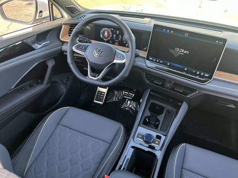 New 2026 Volkswagen Tiguan SEL R-Line AWD/4WD image 10