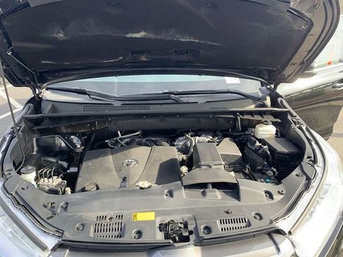 Certified 2019 Toyota Highlander XLE image 16
