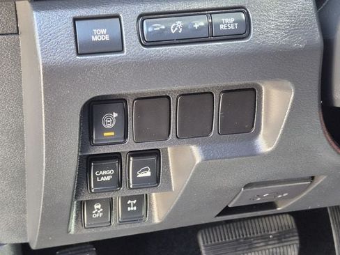 Certified 2025 Nissan Frontier PRO-4X AWD/4WD image 9