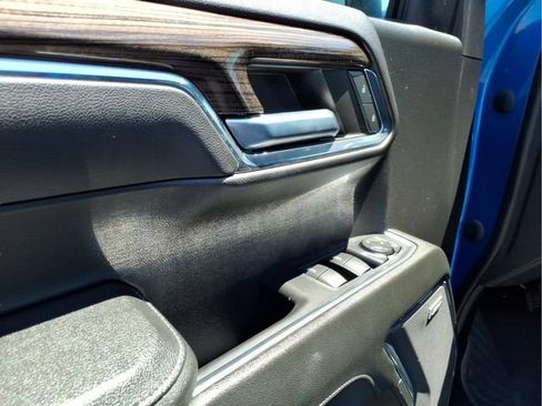 Used 2024 Chevrolet Silverado 1500 LT Trail Boss w/ LT Trail Boss Premium Package AWD/4WD image 13