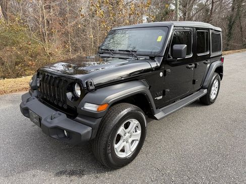 Used 2021 Jeep Wrangler Sport S image 2