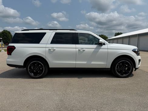 Used 2024 Ford Expedition Max Limited AWD/4WD image 4