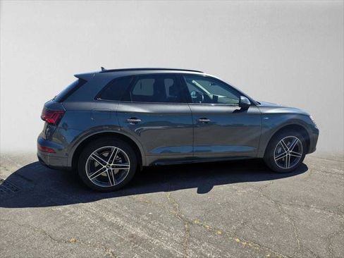 Used 2023 Audi Q5 e Prestige w/ Prestige Package AWD/4WD image 2