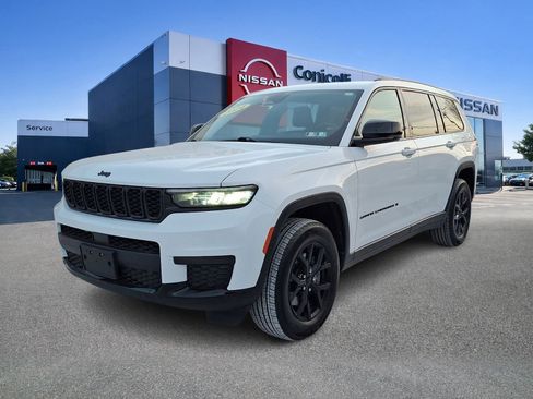 Used 2024 Jeep Grand Cherokee L Laredo image 3