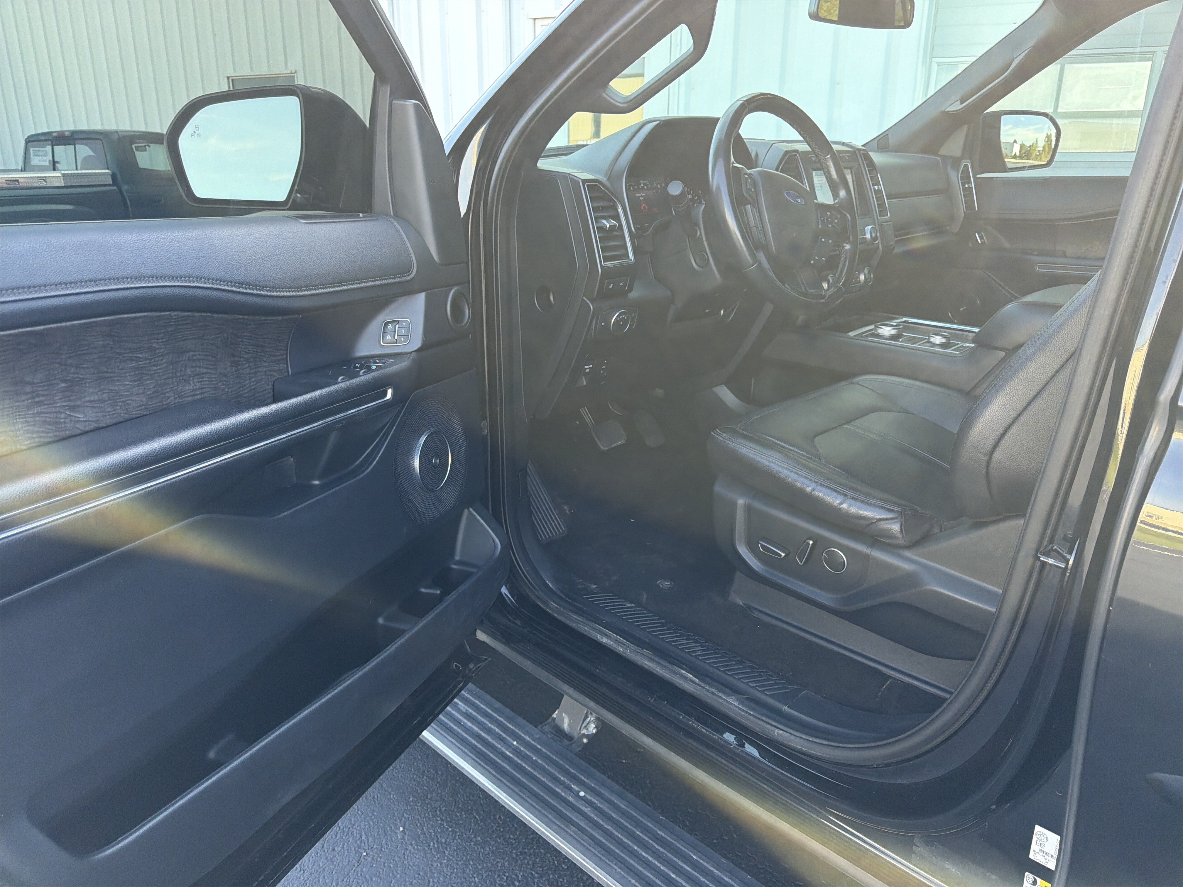 Used 2019 Ford Expedition Max Limited AWD/4WD image 14