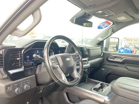 Used 2024 Chevrolet Silverado 2500 LTZ w/ LTZ Convenience Package AWD/4WD image 10