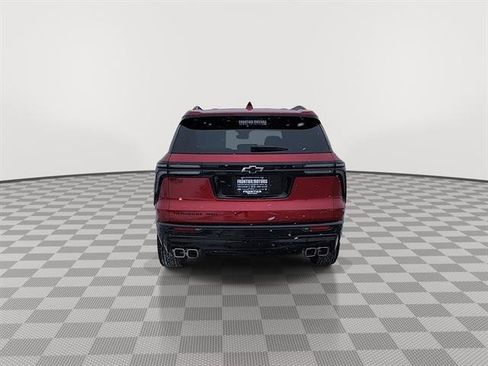 Used 2025 Chevrolet Traverse RS w/ LPO, Floor Liner Package image 7