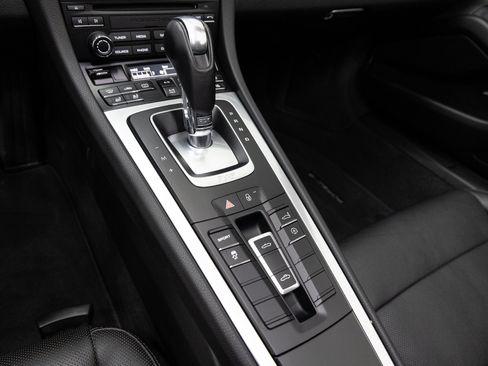 Used 2018 Porsche 718 Boxster image 18