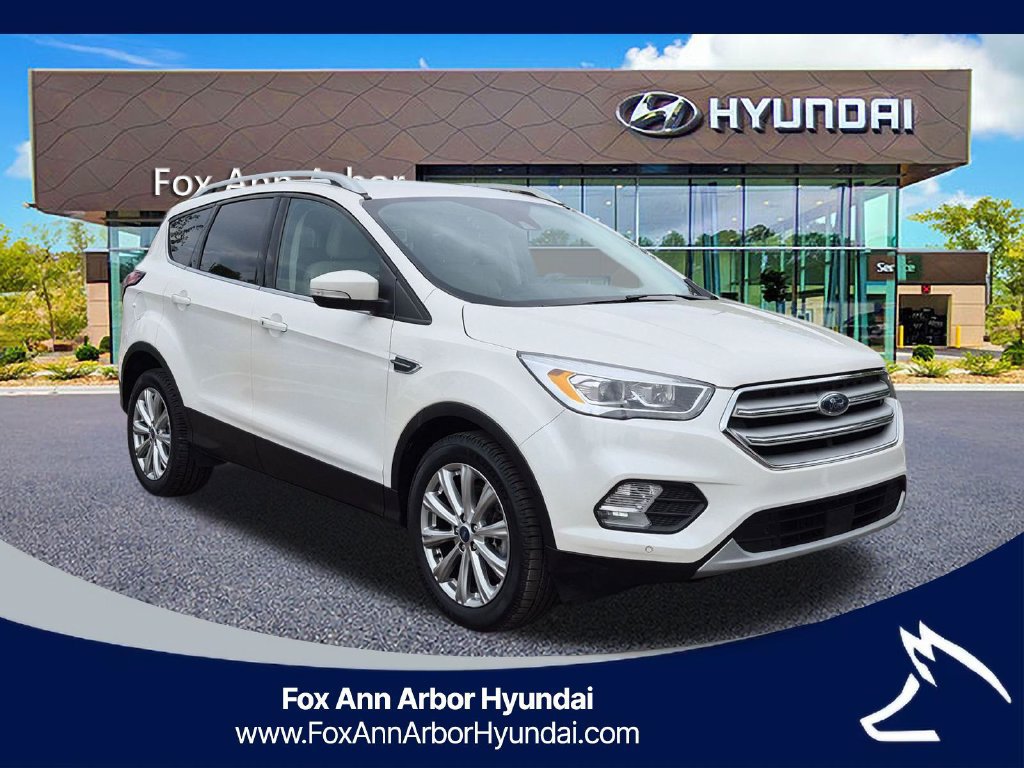 Used 2018 Ford Escape Titanium w/ Ford Safe & Smart Package FWD image 7