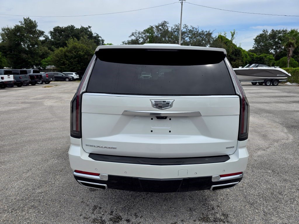 Used 2025 Cadillac Escalade ESV Premium Luxury w/ LPO, Radiant Package AWD/4WD image 5