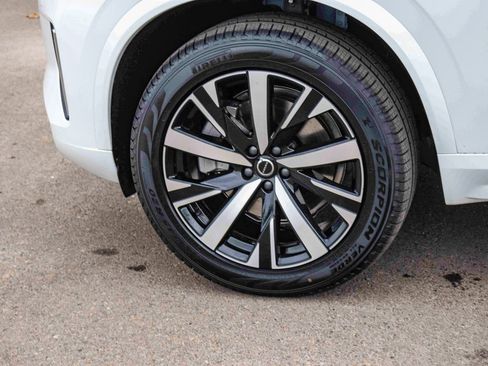 New 2026 Volvo XC90 B5 Core image 9