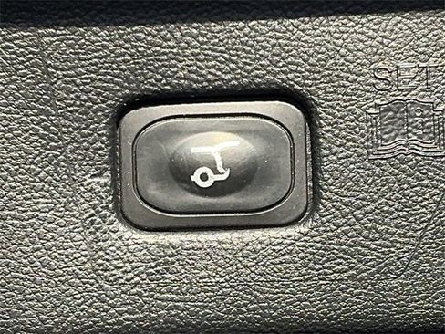 Used 2024 Ford Edge Titanium image 18