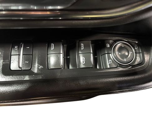 Used 2023 Chevrolet Suburban Premier image 38