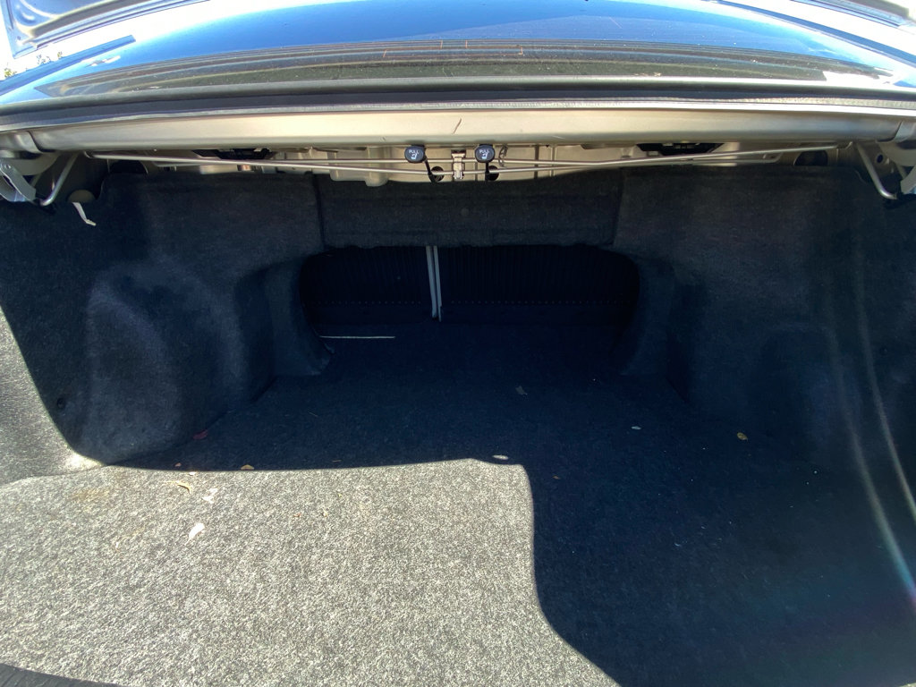 Used 2012 Toyota Camry LE FWD image 12