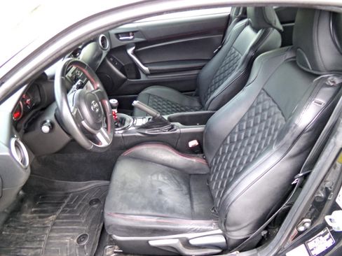 Used 2013 Scion FR-S RWD image 11