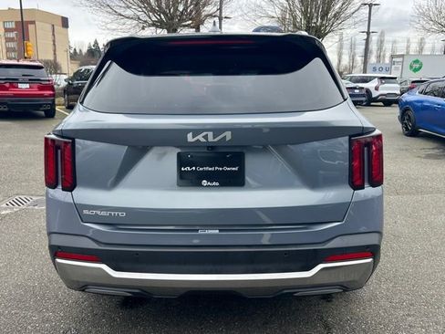 Certified 2024 Kia Sorento S image 6