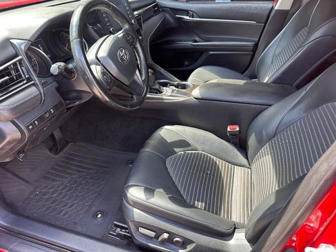 Used 2023 Toyota Camry SE FWD image 3