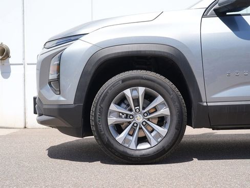 Used 2025 Chevrolet Equinox LT AWD/4WD image 11
