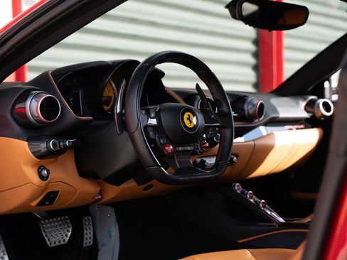 Used 2018 Ferrari 812 Superfast image 6