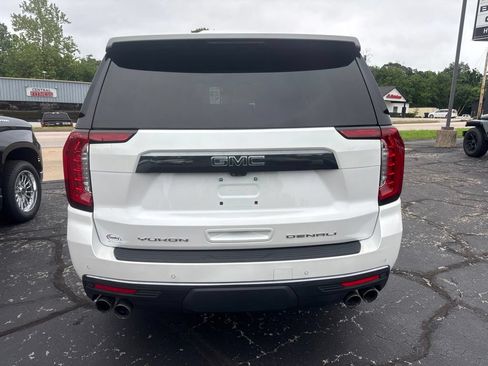 Used 2024 GMC Yukon XL Denali Ultimate AWD/4WD image 3