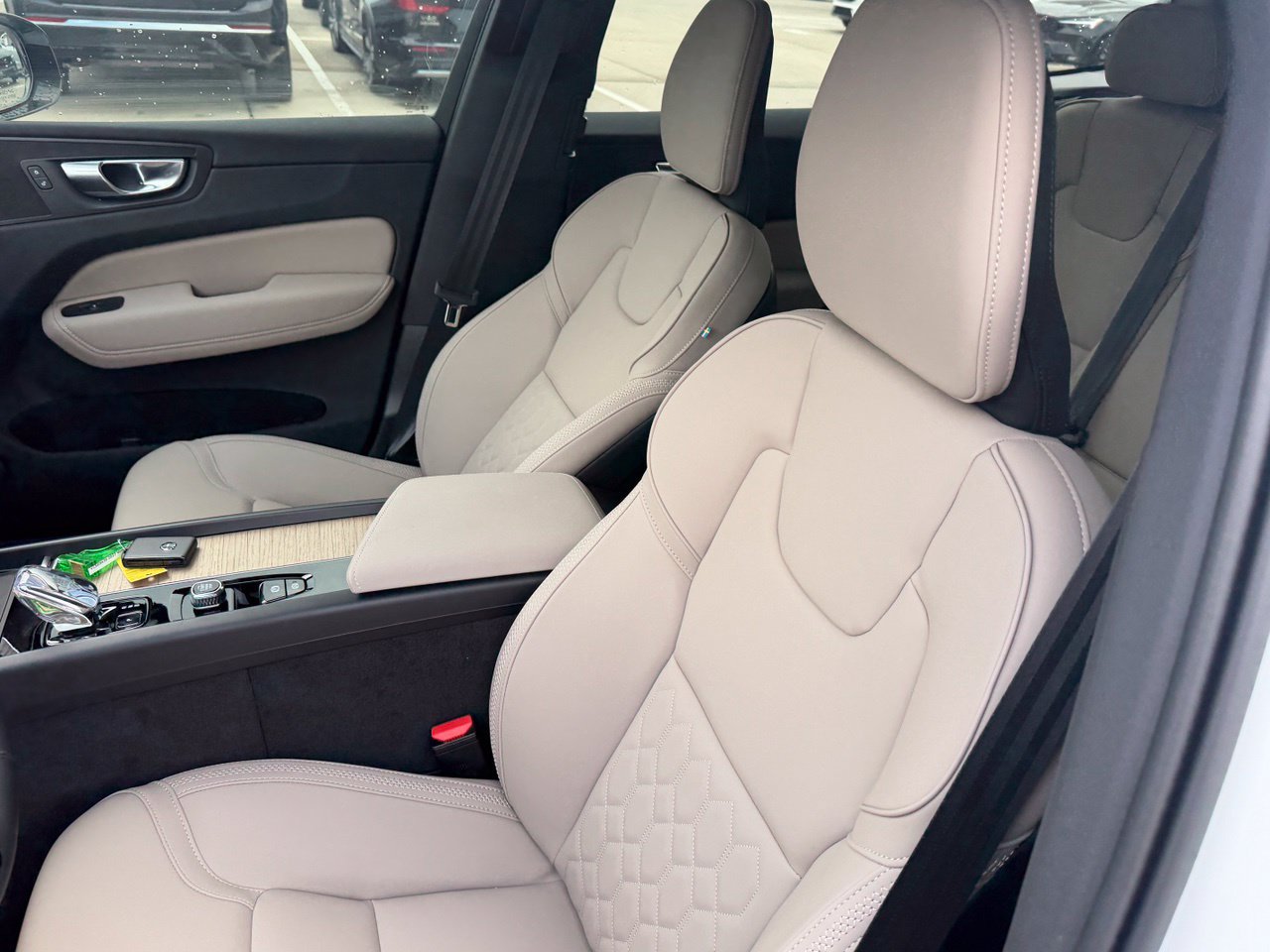 New 2027 Volvo XC60 B5 Core AWD/4WD image 19