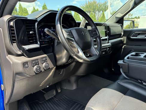 Used 2025 Chevrolet Silverado 1500 RST w/ Z71 Off-Road Package AWD/4WD image 23