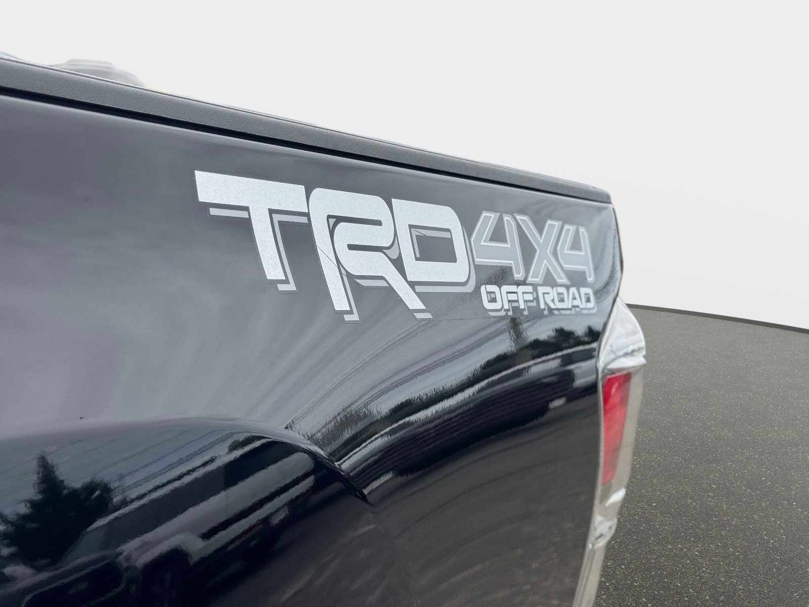 Certified 2020 Toyota Tacoma TRD Off-Road w/ Technology Package AWD/4WD image 15